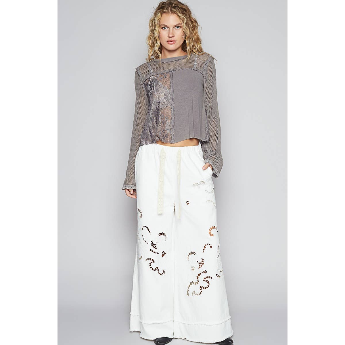 Round neck long sleeve lace crochet contrast top: IRON GREY